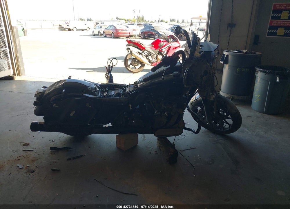 2022 HARLEY-DAVIDSON FLHXST VIN: 1HD1ABL23NB627666