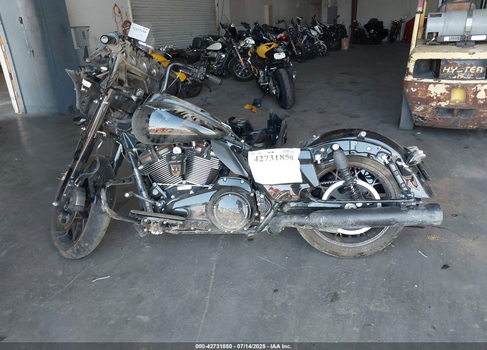 2022 HARLEY-DAVIDSON FLHXST VIN: 1HD1ABL23NB627666