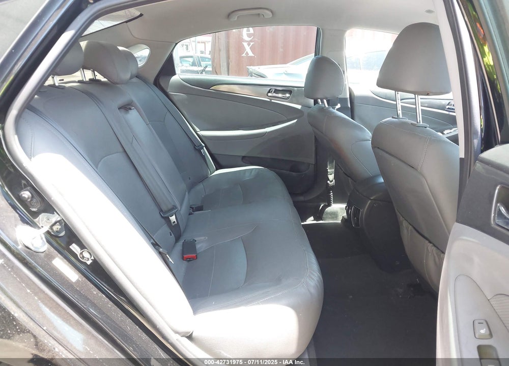 2013 HYUNDAI SONATA HYBRID VIN: KMHEC4A47DA097232