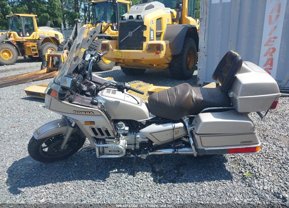 1987 HONDA GL1200 I VIN: 1HFSC1418HA301703