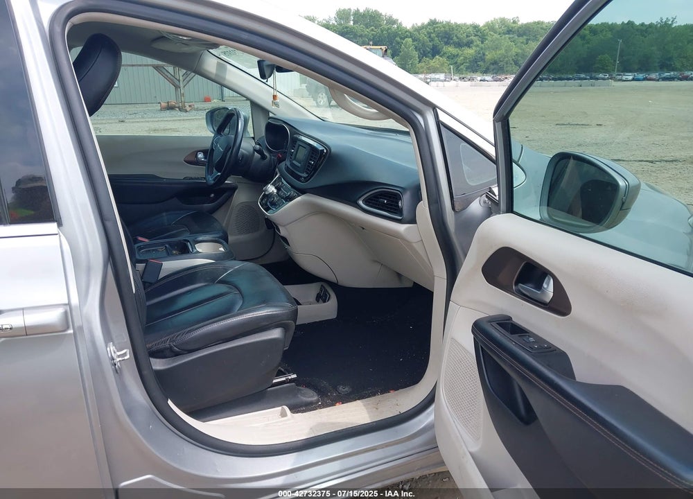 2017 CHRYSLER PACIFICA VIN: 2C4RC1BG1HR613499