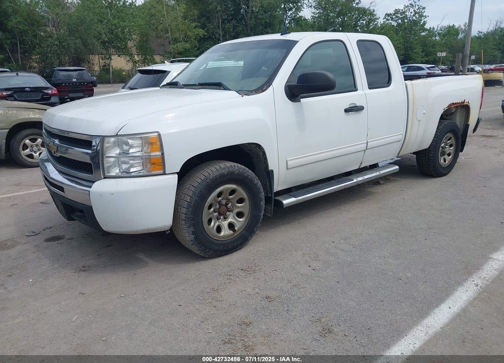 2011 CHEVROLET SILVERADO 1500 VIN: 1GCRKREAXBZ428213