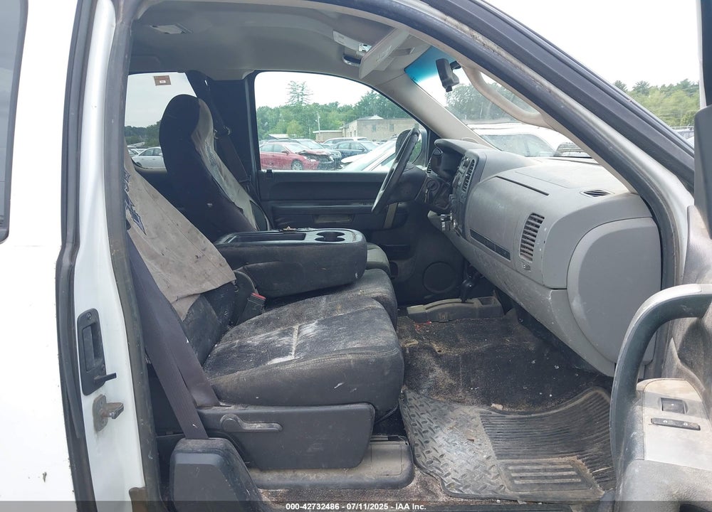 2011 CHEVROLET SILVERADO 1500 VIN: 1GCRKREAXBZ428213