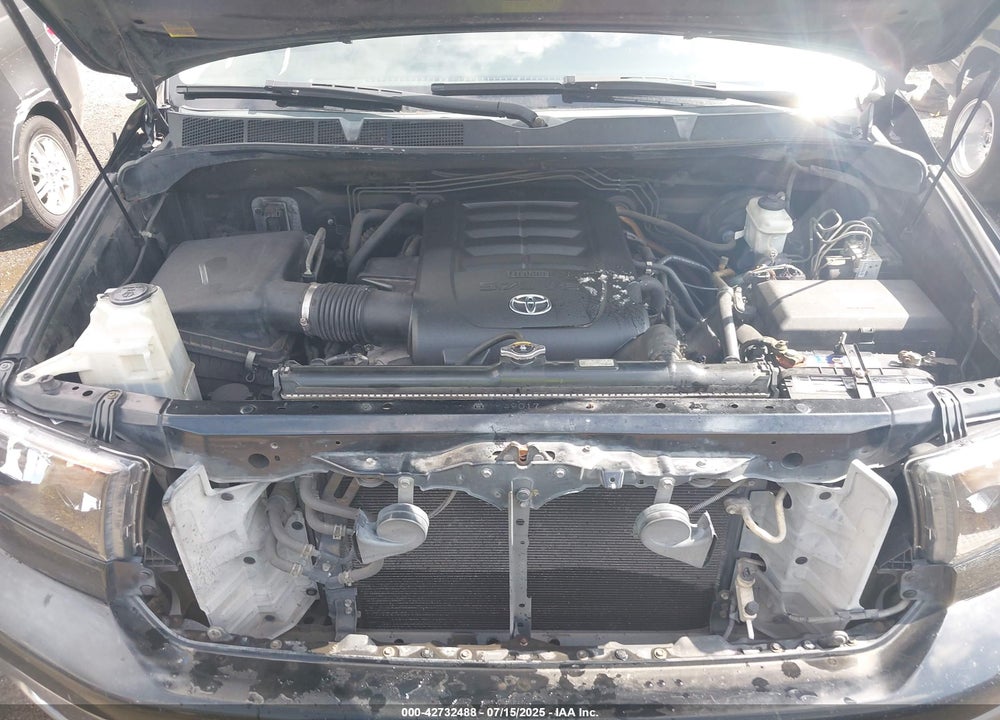 2011 TOYOTA TUNDRA LIMITED 5.7L V8 VIN: 5TFFY5F19BX107106