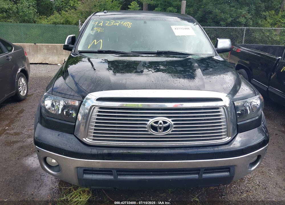2011 TOYOTA TUNDRA LIMITED 5.7L V8 VIN: 5TFFY5F19BX107106