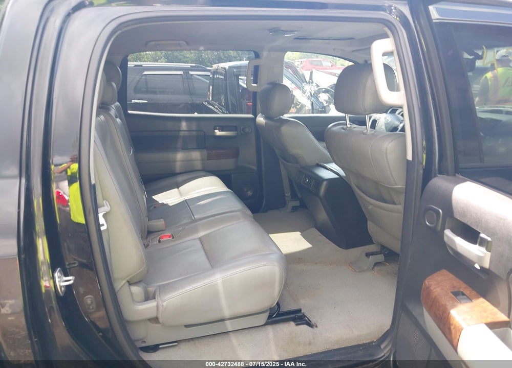 2011 TOYOTA TUNDRA LIMITED 5.7L V8 VIN: 5TFFY5F19BX107106