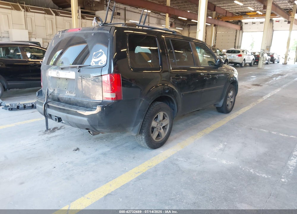 2011 HONDA PILOT VIN: 5FNYF4H46BB015915