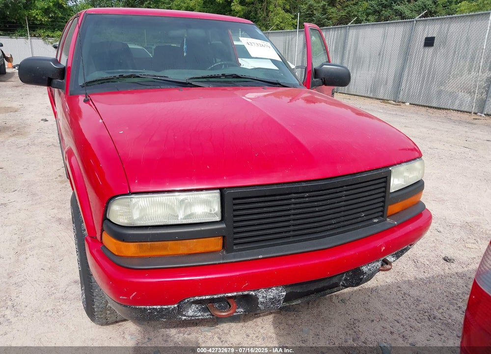 2004 CHEVROLET S-10 LS VIN: 1GCDT13X34K115953