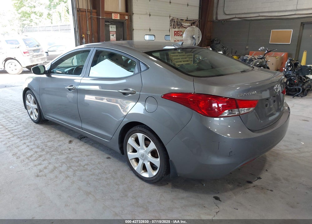 2013 HYUNDAI ELANTRA VIN: 5NPDH4AE1DH180755