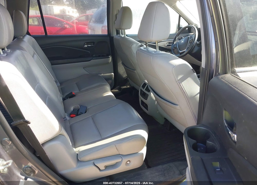 2016 HONDA PILOT VIN: 5FNYF6H61GB091014