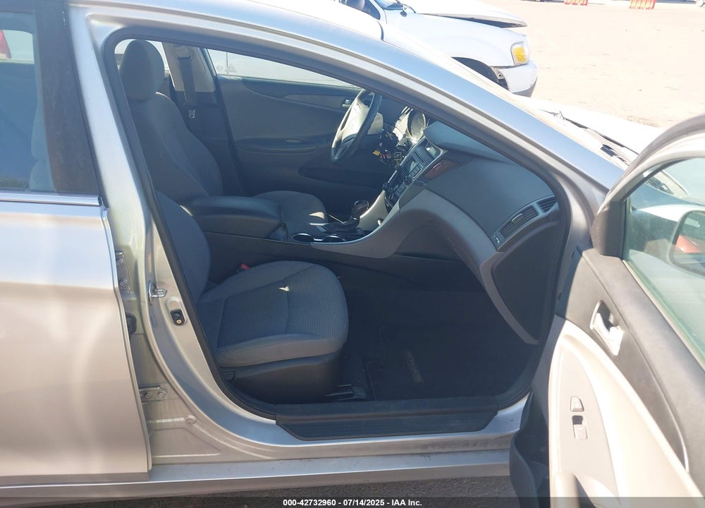 2011 HYUNDAI SONATA VIN: 5NPEB4AC8BH159757