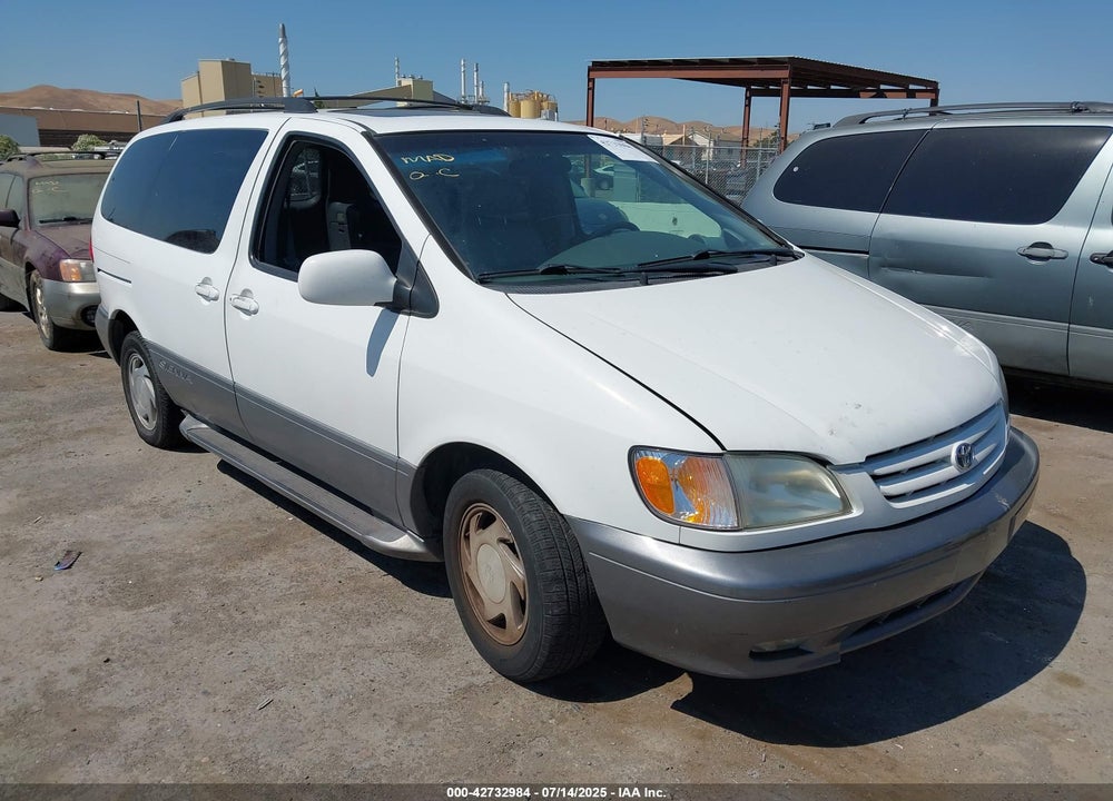 2002 TOYOTA SIENNA XLE VIN: 4T3ZF13C72U499346