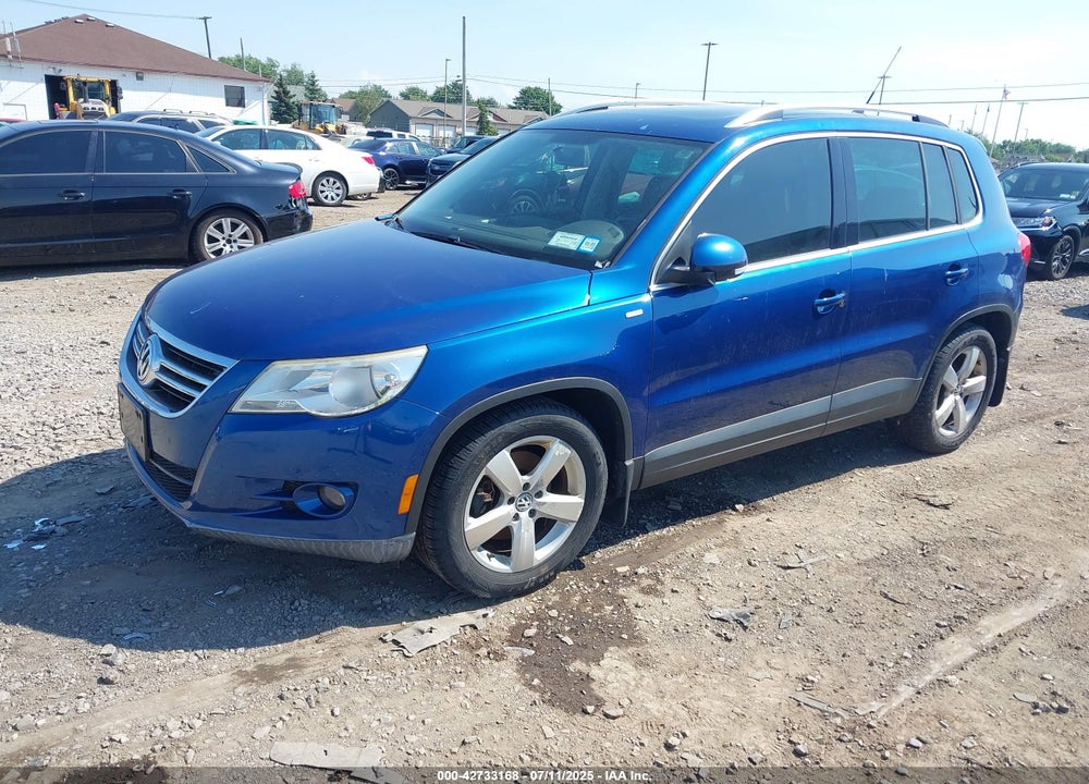 2010 VOLKSWAGEN TIGUAN VIN: WVGBV7AX9AW002290