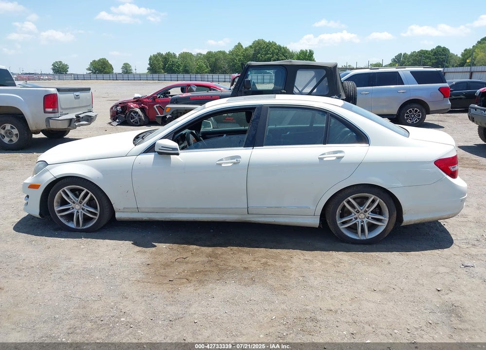2012 MERCEDES-BENZ C CLASS VIN: WDDGF8BB9CR195595