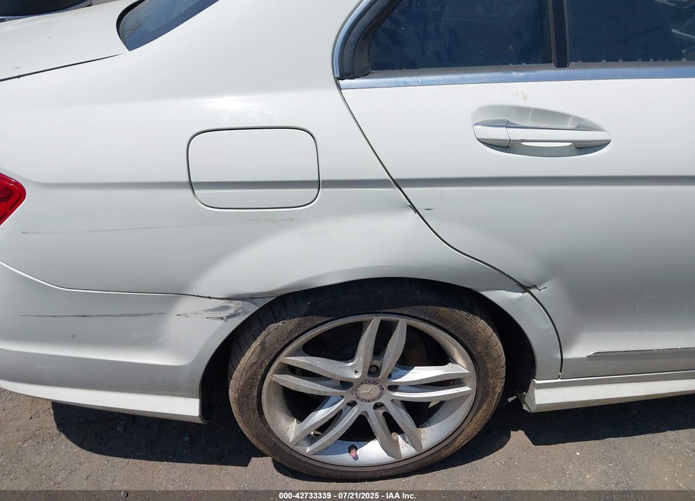2012 MERCEDES-BENZ C CLASS VIN: WDDGF8BB9CR195595