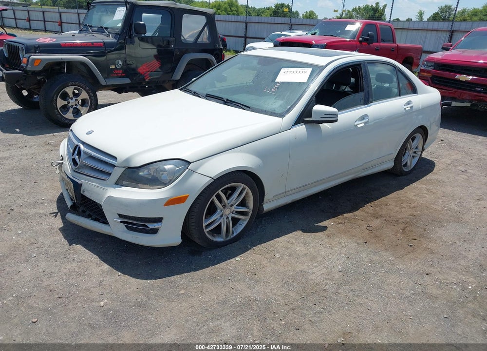 2012 MERCEDES-BENZ C CLASS VIN: WDDGF8BB9CR195595