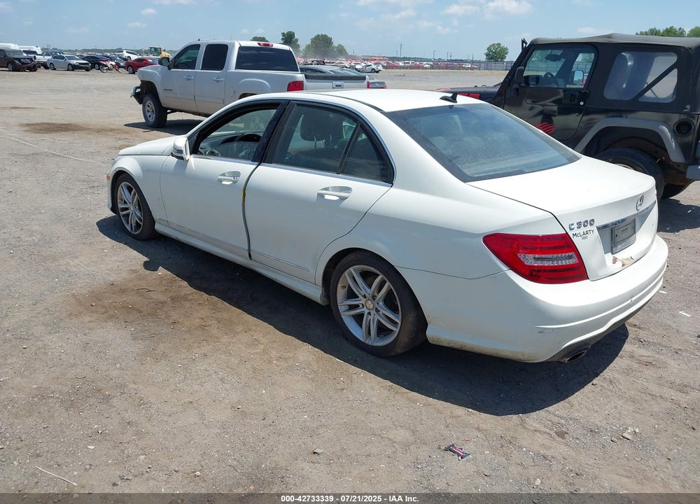 2012 MERCEDES-BENZ C CLASS VIN: WDDGF8BB9CR195595