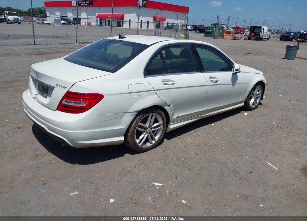 2012 MERCEDES-BENZ C CLASS VIN: WDDGF8BB9CR195595