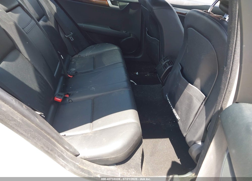 2012 MERCEDES-BENZ C CLASS VIN: WDDGF8BB9CR195595