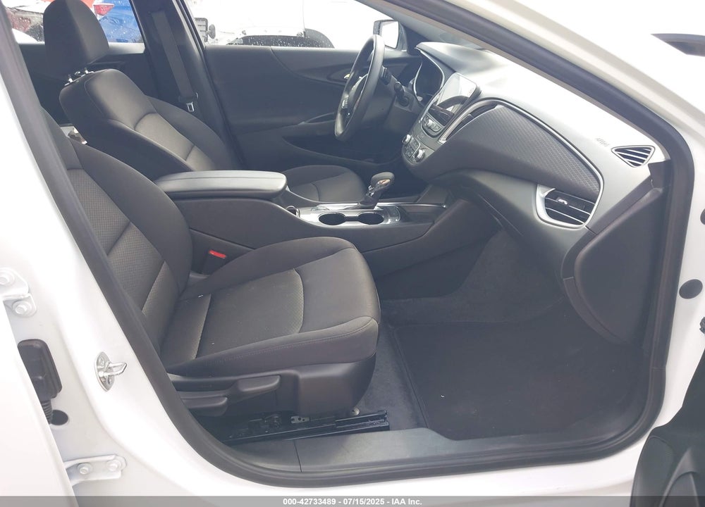 2025 CHEVROLET MALIBU VIN: 1G1ZD5ST2SF123856