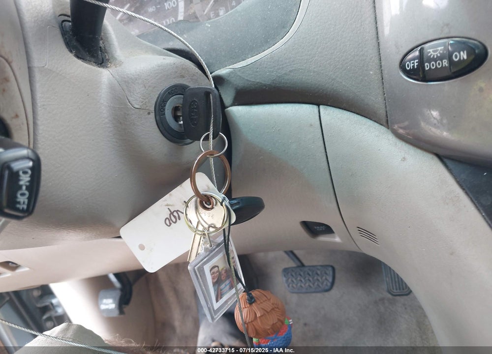 2010 TOYOTA SIENNA VIN: 5TDKK4CC7AS317594