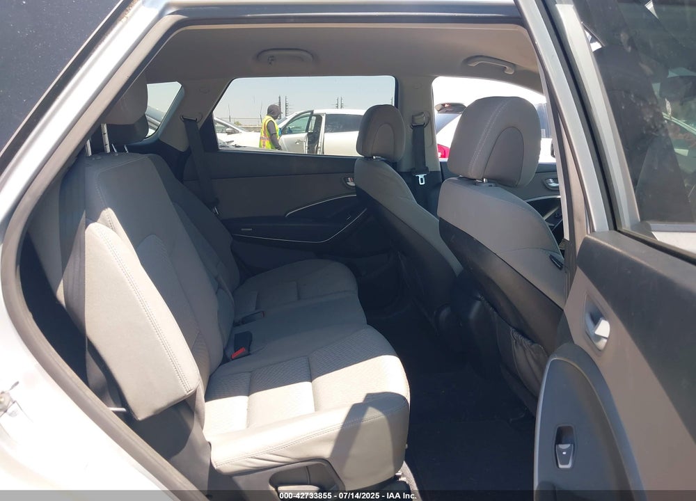 2016 HYUNDAI SANTA FE VIN: KM8SMDHF0GU154915