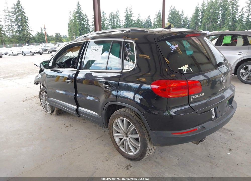 2016 VOLKSWAGEN TIGUAN VIN: WVGAV7AX6GW587270