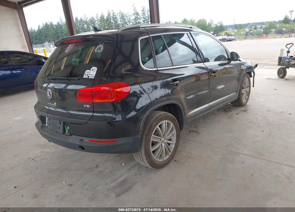 2016 VOLKSWAGEN TIGUAN VIN: WVGAV7AX6GW587270