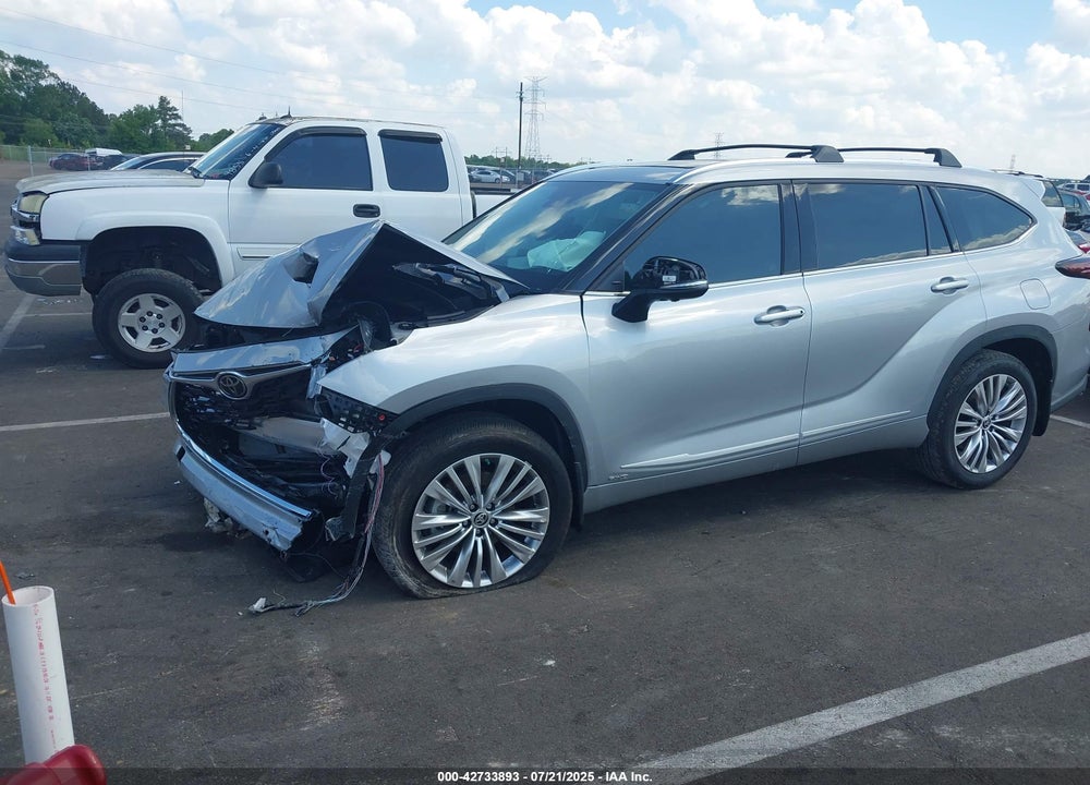 2025 TOYOTA HIGHLANDER HYBRID VIN: 5TDEBRCH6SS660601