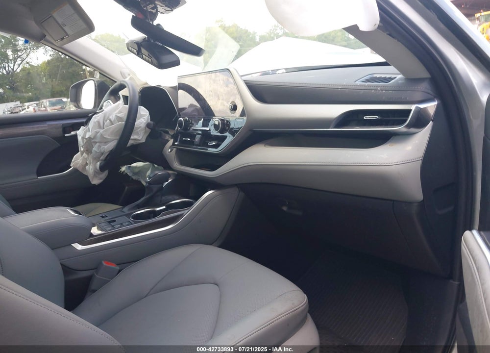 2025 TOYOTA HIGHLANDER HYBRID VIN: 5TDEBRCH6SS660601