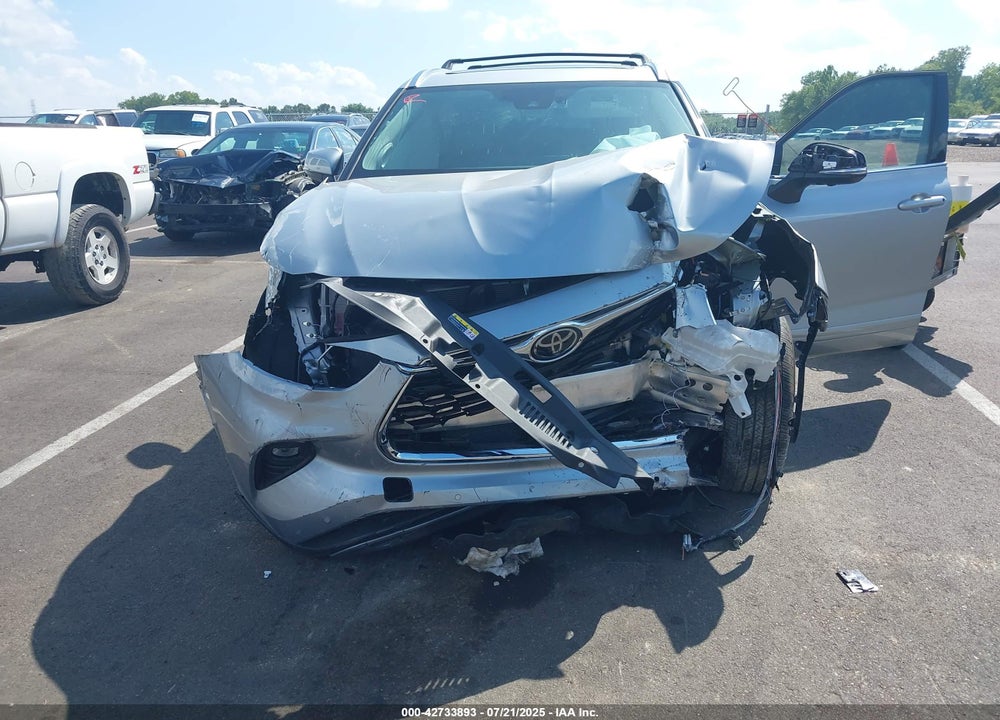 2025 TOYOTA HIGHLANDER HYBRID VIN: 5TDEBRCH6SS660601
