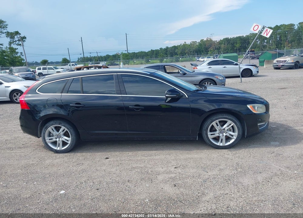 2015 VOLVO V60 VIN: YV140MEK5F1266078