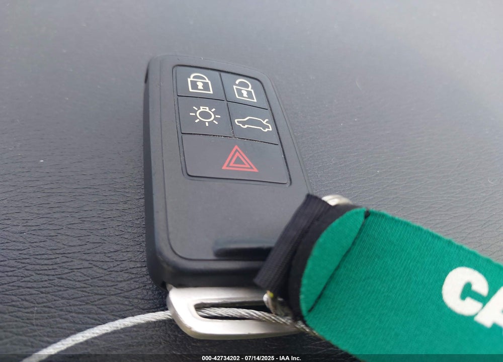 2015 VOLVO V60 VIN: YV140MEK5F1266078