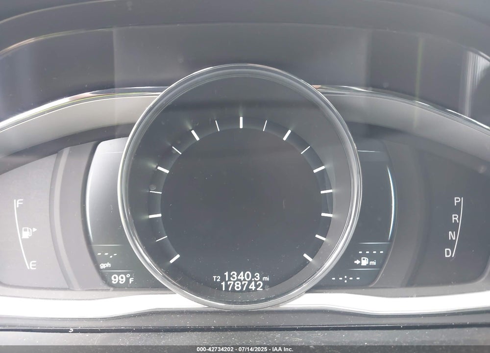 2015 VOLVO V60 VIN: YV140MEK5F1266078
