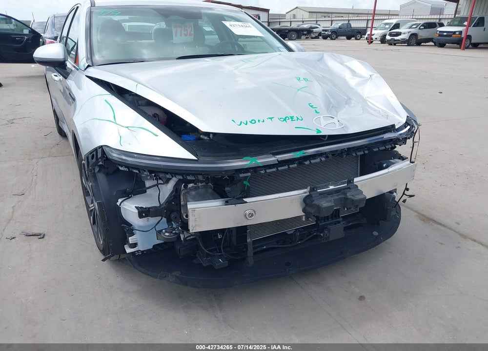 2025 HYUNDAI SONATA VIN: KMHL64JA4SA462175