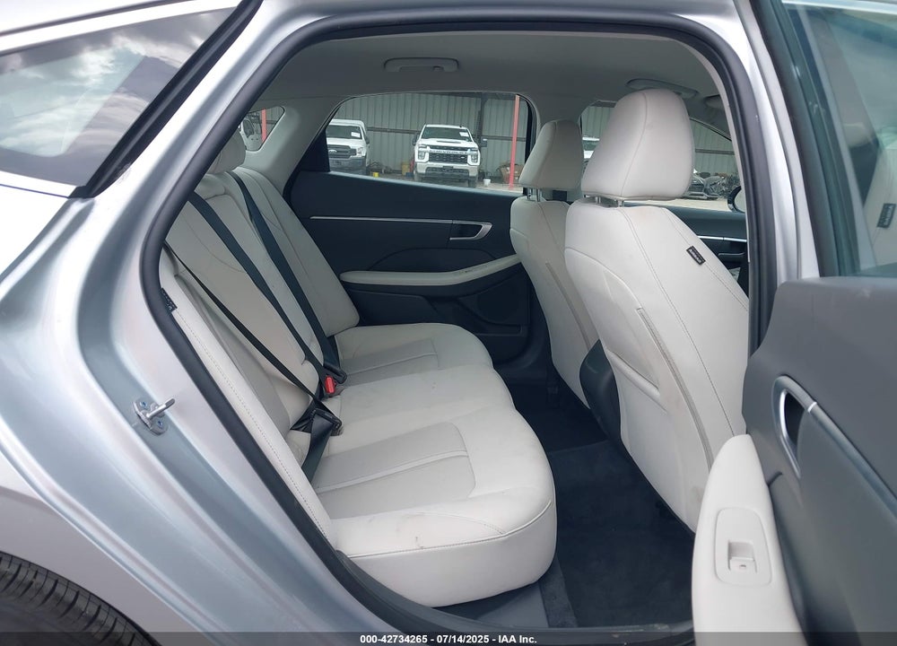 2025 HYUNDAI SONATA VIN: KMHL64JA4SA462175