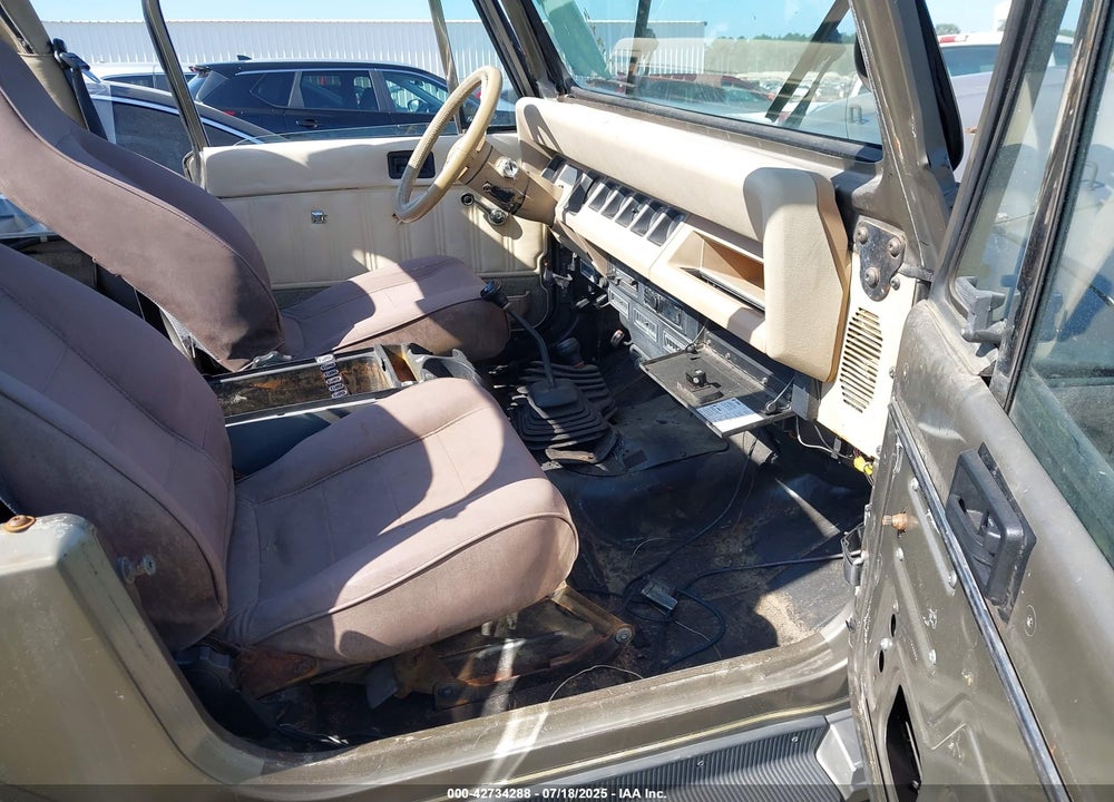 1990 JEEP WRANGLER / YJ VIN: 2J4FY49T6LJ511996