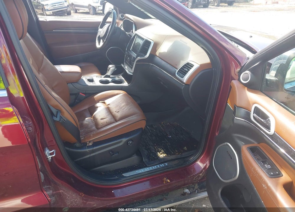2018 JEEP GRAND CHEROKEE VIN: 1C4RJFJG2JC211574
