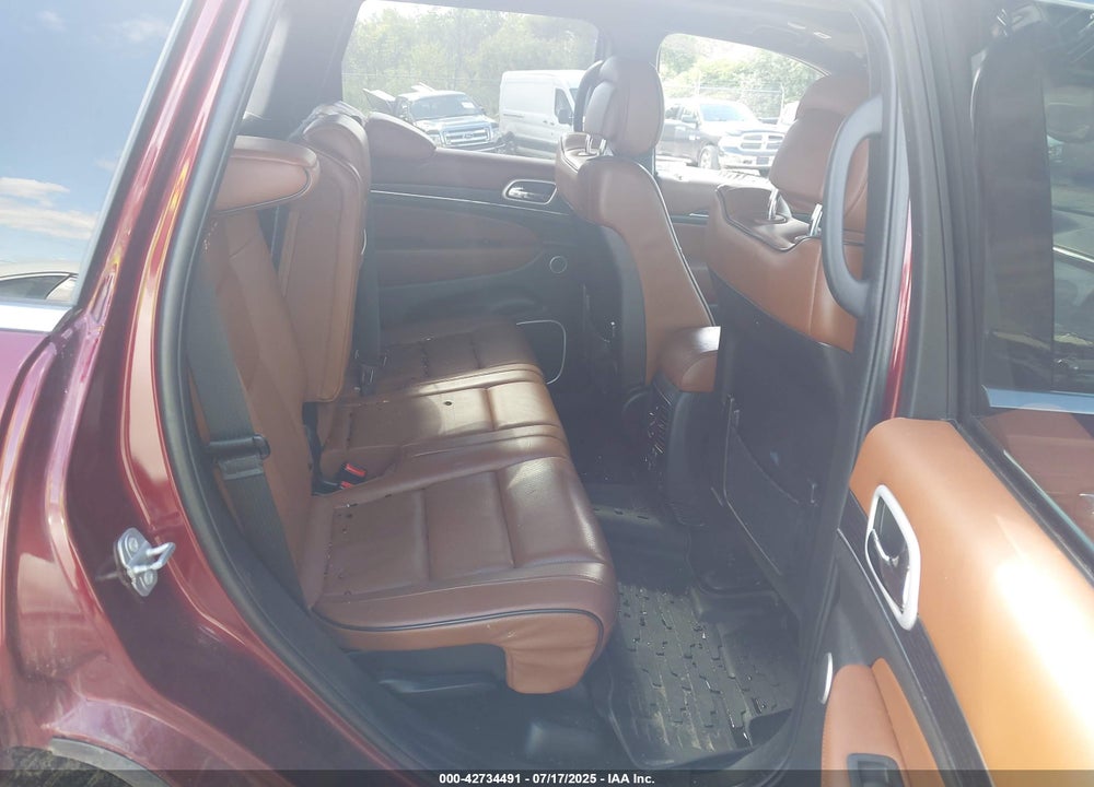 2018 JEEP GRAND CHEROKEE VIN: 1C4RJFJG2JC211574