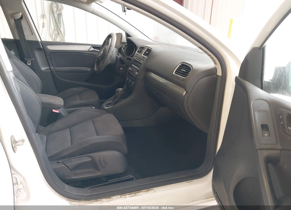 2014 VOLKSWAGEN GOLF VIN: WVWDB7AJXEW002421