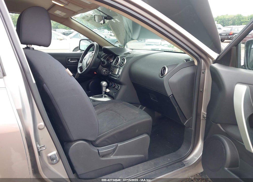 2015 NISSAN ROGUE VIN: JN8AS5MV8FW757160
