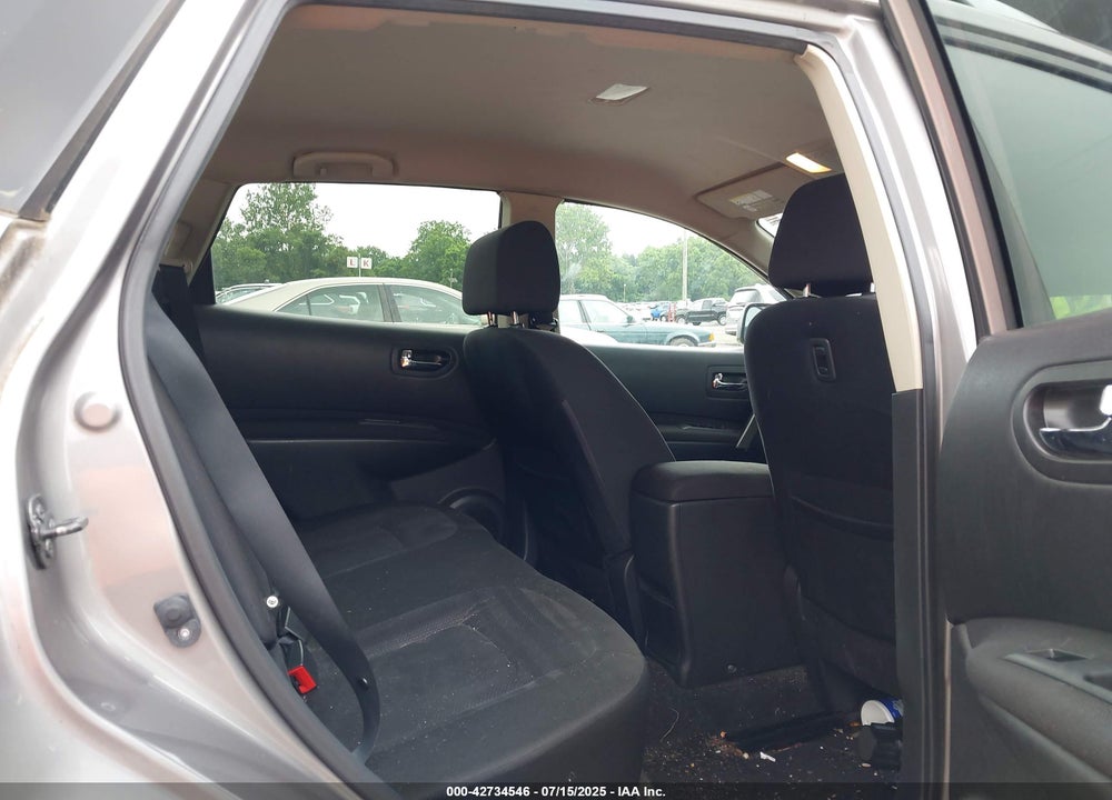 2015 NISSAN ROGUE VIN: JN8AS5MV8FW757160