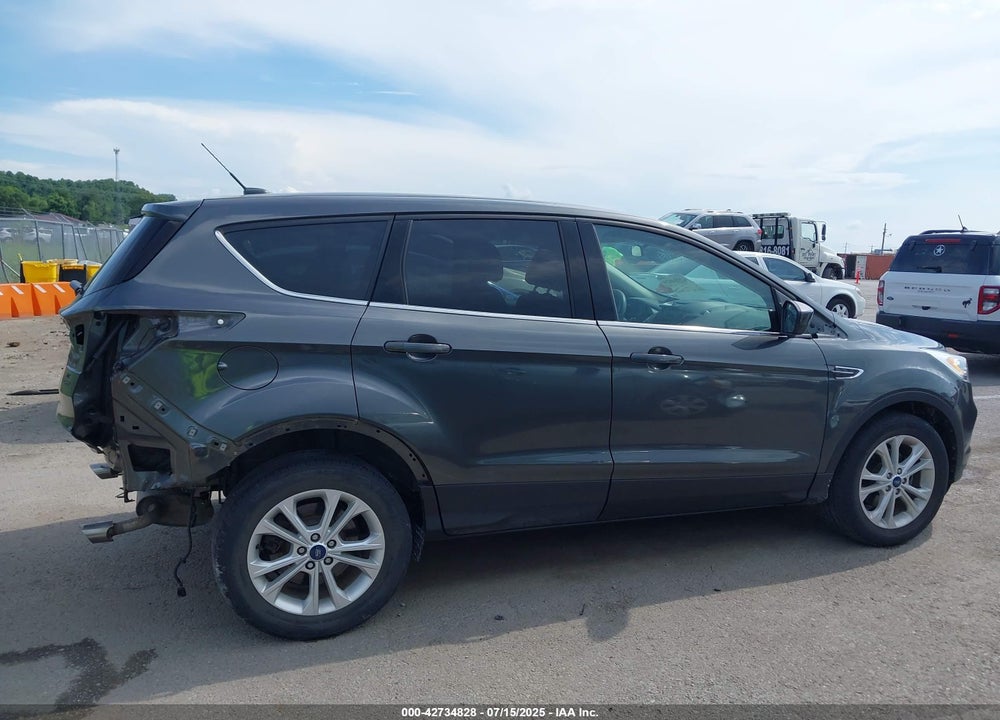 2017 FORD ESCAPE VIN: 1FMCU0GD9HUD26535