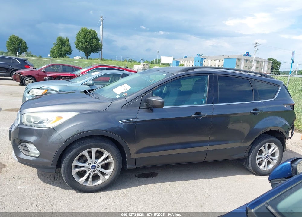2017 FORD ESCAPE VIN: 1FMCU0GD9HUD26535
