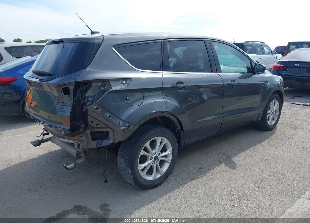 2017 FORD ESCAPE VIN: 1FMCU0GD9HUD26535