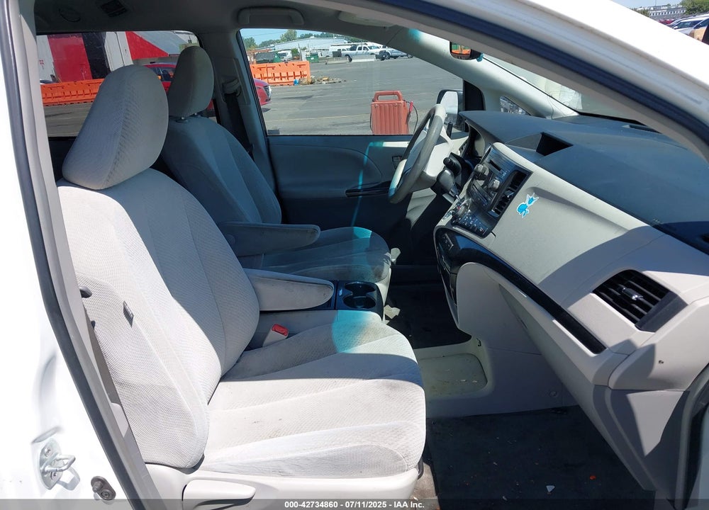 2013 TOYOTA SIENNA VIN: 5TDKK3DC0DS352376