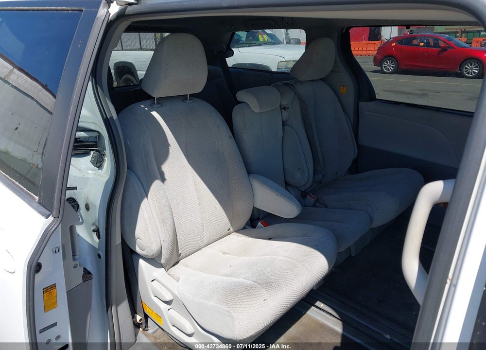 2013 TOYOTA SIENNA VIN: 5TDKK3DC0DS352376