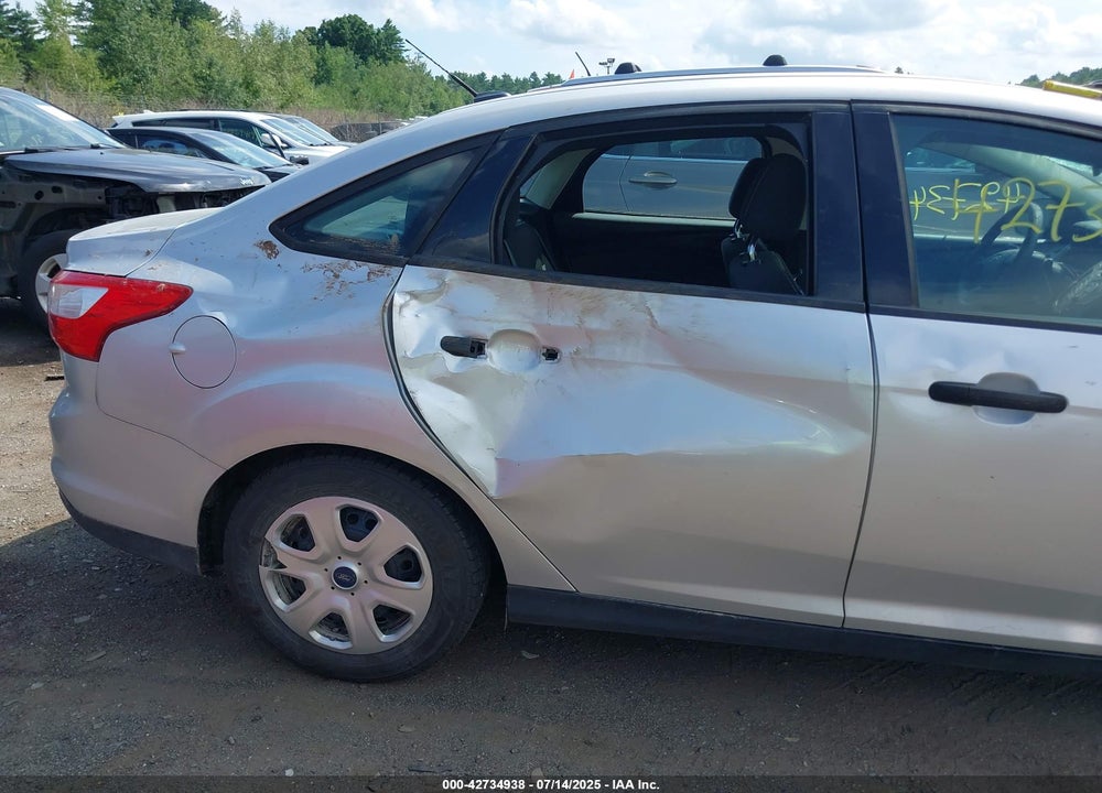 2014 FORD FOCUS VIN: 1FADP3E23EL231107