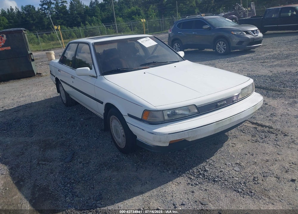1989 TOYOTA CAMRY LE VIN: JT2VV22E3K0080031