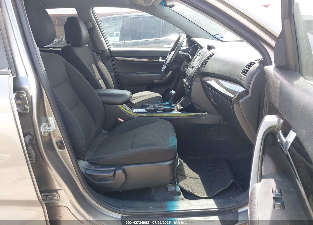 2014 KIA SORENTO VIN: 5XYKTCA60EG476920